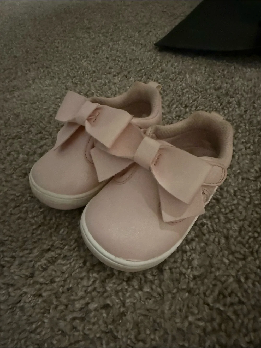 Stride rite size 4 pink bow shoes